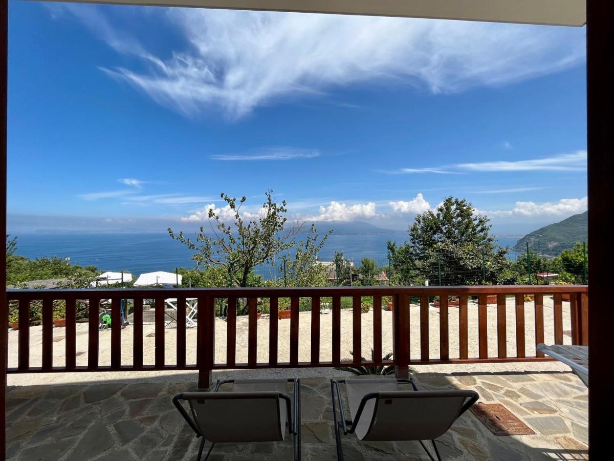 Вілла La Badia Montechiaro - Breathtaking View Of Sorrento Coast Віко-Екуенсе Екстер'єр фото